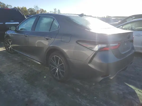 4T1G11AK7MU530722 2021 TOYOTA CAMRY - Image 2