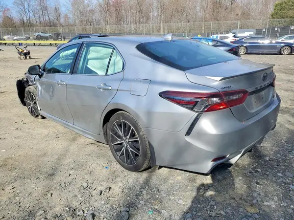 4T1G11AK7MU531076 2021 TOYOTA CAMRY - Image 2