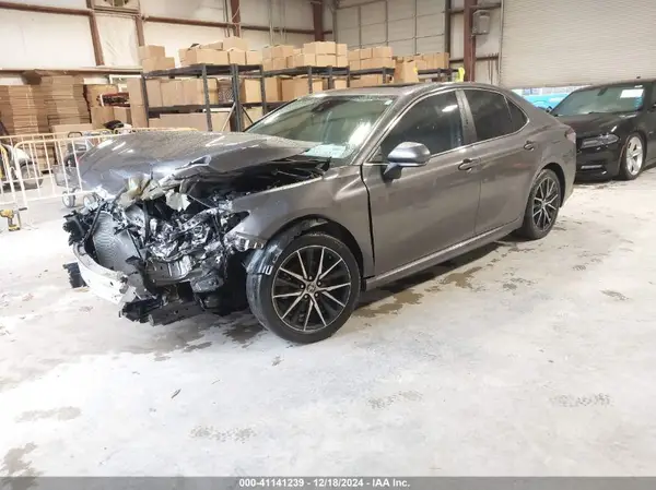 4T1G11AK7MU531241 2021 TOYOTA CAMRY - Image 2