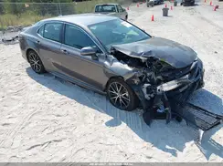 4T1G11AK7MU533071 2021 TOYOTA CAMRY