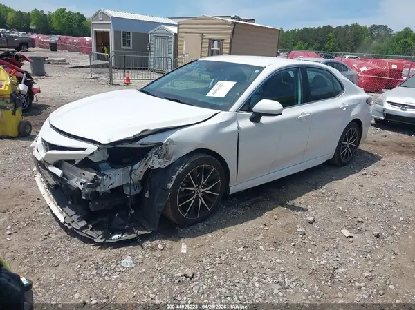 4T1G11AK7MU533247 2021 TOYOTA CAMRY - Image 2