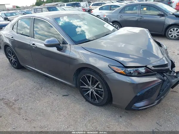 4T1G11AK7MU536214 2021 TOYOTA CAMRY - Image 1