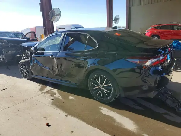 4T1G11AK7MU538593 2021 TOYOTA CAMRY - Image 2