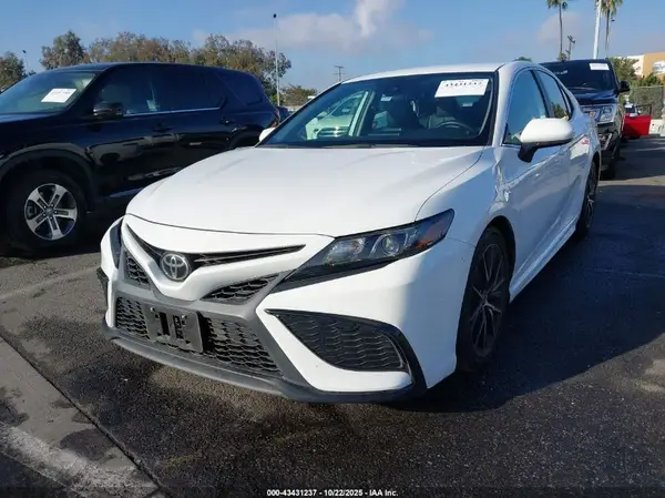 4T1G11AK7MU539503 2021 TOYOTA CAMRY - Image 2