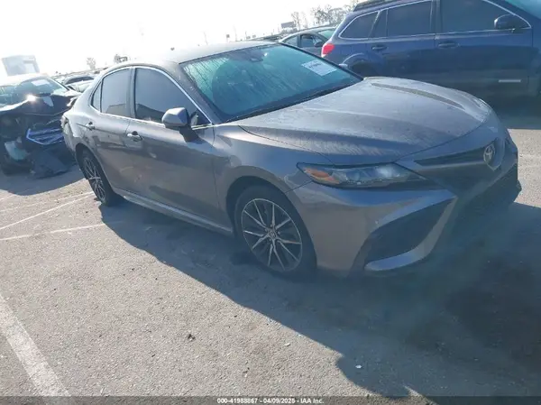 4T1G11AK7MU548170 2021 TOYOTA CAMRY - Image 1