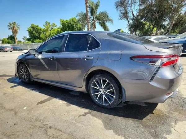 4T1G11AK7MU548279 2021 TOYOTA CAMRY - Image 2
