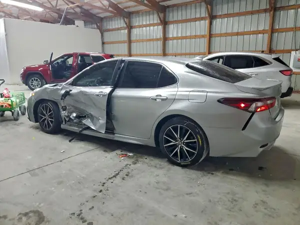 4T1G11AK7MU548461 2021 TOYOTA CAMRY - Image 2