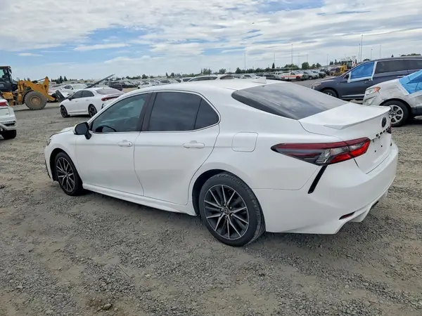 4T1G11AK7MU548542 2021 TOYOTA CAMRY - Image 2