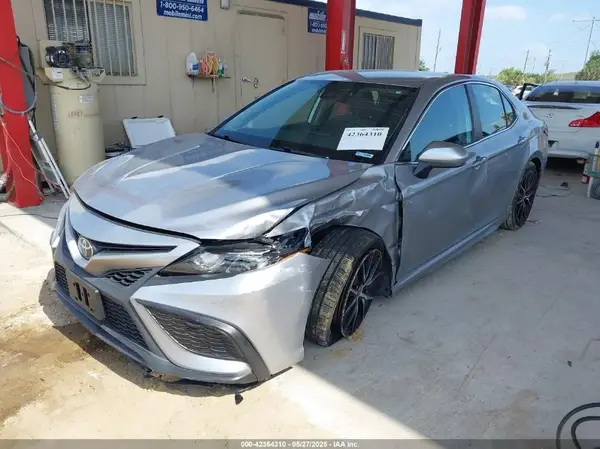 4T1G11AK7MU549948 2021 TOYOTA CAMRY - Image 2