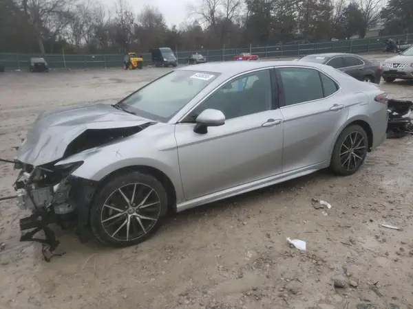 4T1G11AK7MU550503 2021 TOYOTA CAMRY - Image 1