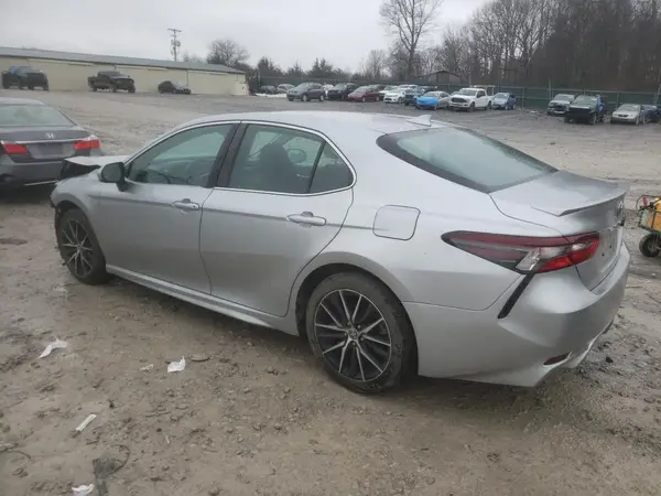 4T1G11AK7MU550503 2021 TOYOTA CAMRY - Image 2