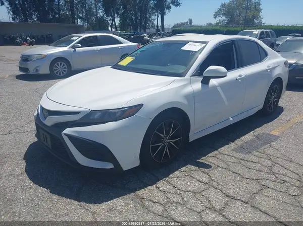 4T1G11AK7MU551179 2021 TOYOTA CAMRY - Image 2