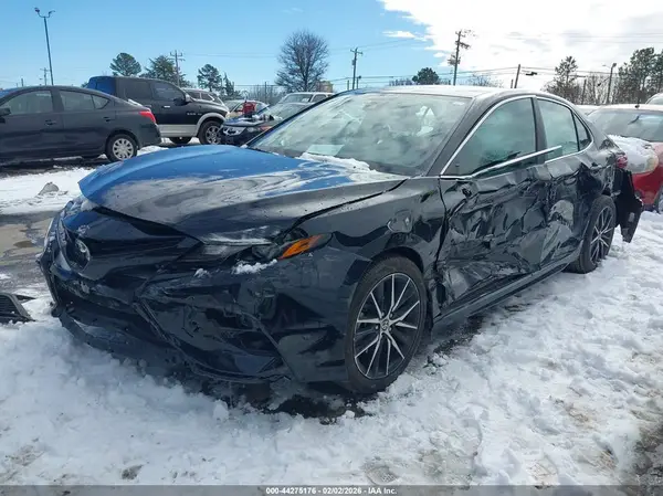 4T1G11AK7MU551313 2021 TOYOTA CAMRY - Image 2