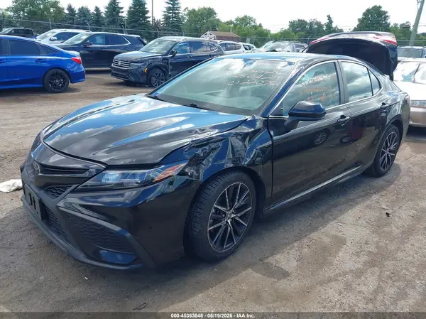 4T1G11AK7MU556429 2021 TOYOTA CAMRY - Image 2