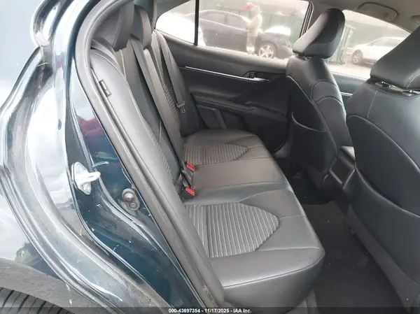 4T1G11AK7MU558861 2021 TOYOTA CAMRY - Image 8