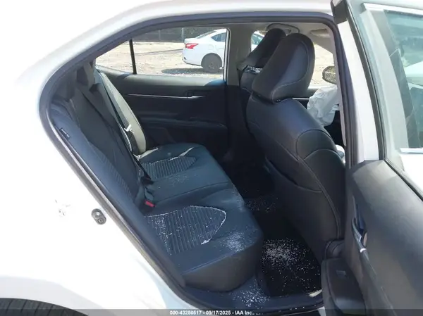 4T1G11AK7MU558892 2021 TOYOTA CAMRY - Image 8