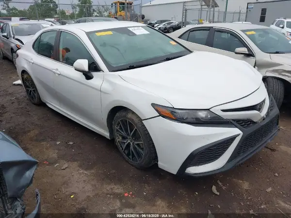 4T1G11AK7MU559346 2021 TOYOTA CAMRY - Image 1