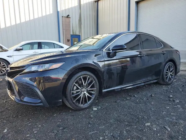 4T1G11AK7MU559718 2021 TOYOTA CAMRY - Image 1