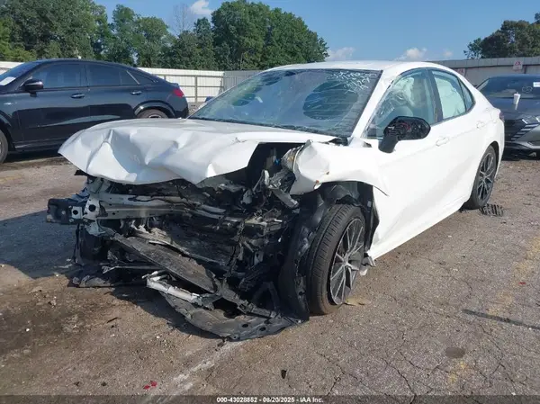 4T1G11AK7MU561159 2021 TOYOTA CAMRY - Image 2