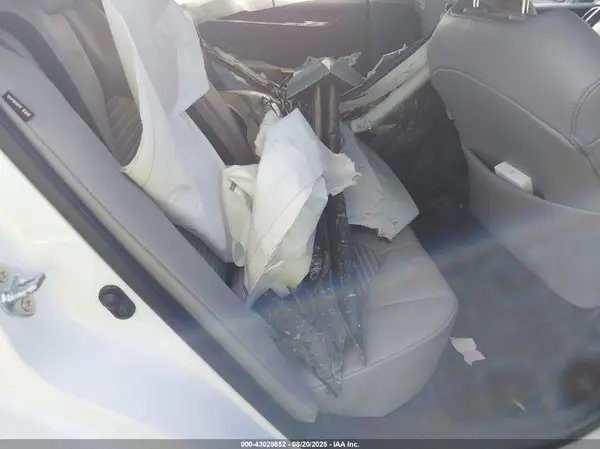 4T1G11AK7MU561159 2021 TOYOTA CAMRY - Image 8