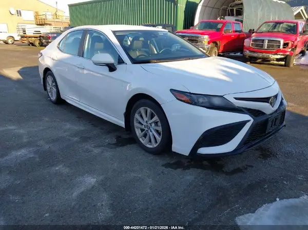 4T1G11AK7MU565258 2021 TOYOTA CAMRY - Image 1