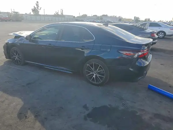 4T1G11AK7MU572761 2021 TOYOTA CAMRY - Image 2