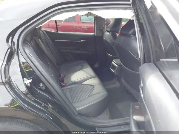 4T1G11AK7MU576504 2021 TOYOTA CAMRY - Image 8