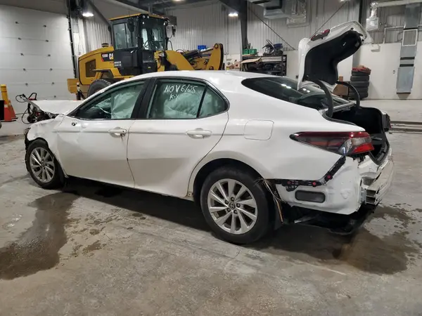 4T1G11AK7MU580407 2021 TOYOTA CAMRY - Image 2