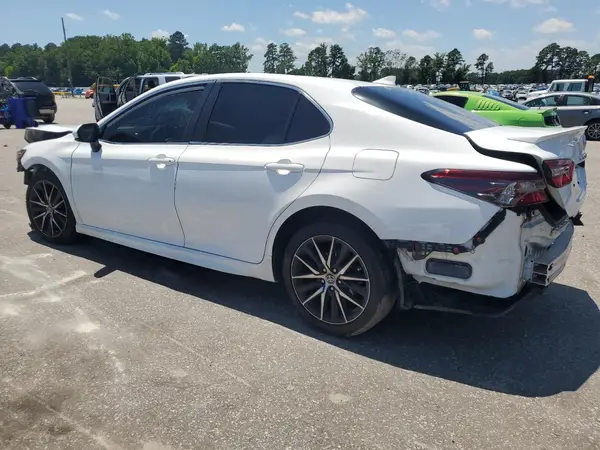 4T1G11AK7MU580908 2021 TOYOTA CAMRY - Image 2
