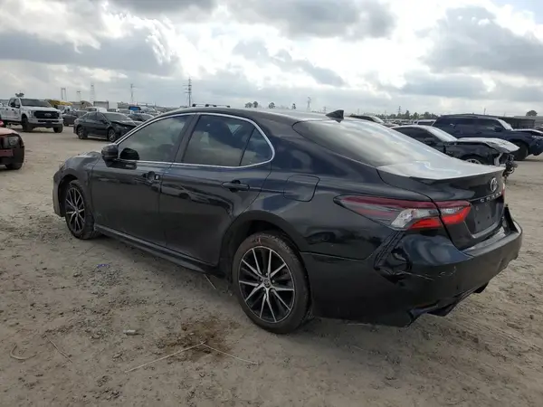 4T1G11AK7MU581332 2021 TOYOTA CAMRY - Image 2
