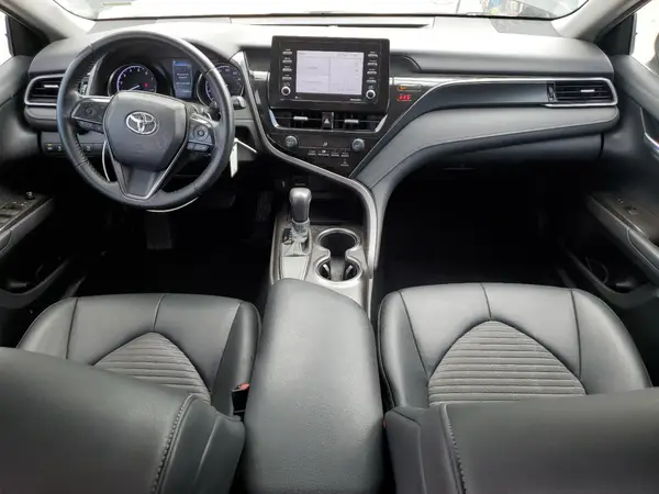 4T1G11AK7MU581332 2021 TOYOTA CAMRY - Image 8