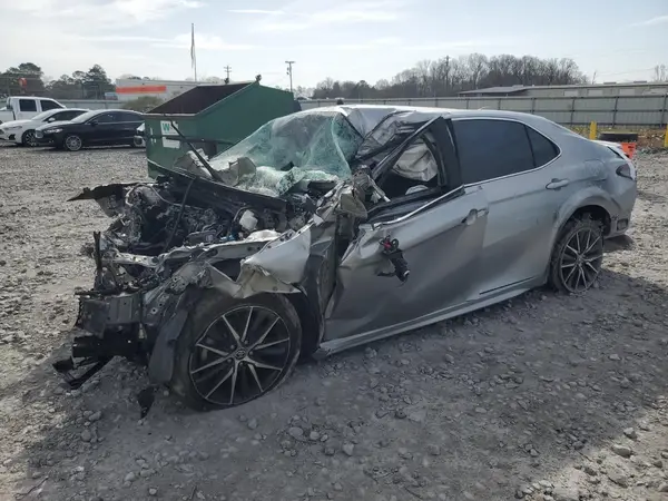 4T1G11AK7MU583288 2021 TOYOTA CAMRY - Image 1