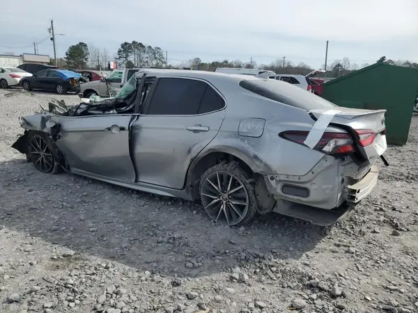 4T1G11AK7MU583288 2021 TOYOTA CAMRY - Image 2