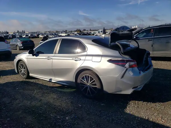 4T1G11AK7MU584201 2021 TOYOTA CAMRY - Image 2