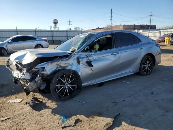 4T1G11AK7MU584800 2021 TOYOTA CAMRY - Image 1