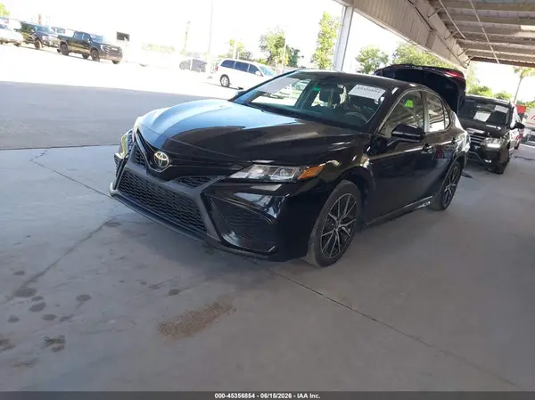4T1G11AK7MU585106 2021 TOYOTA CAMRY - Image 2