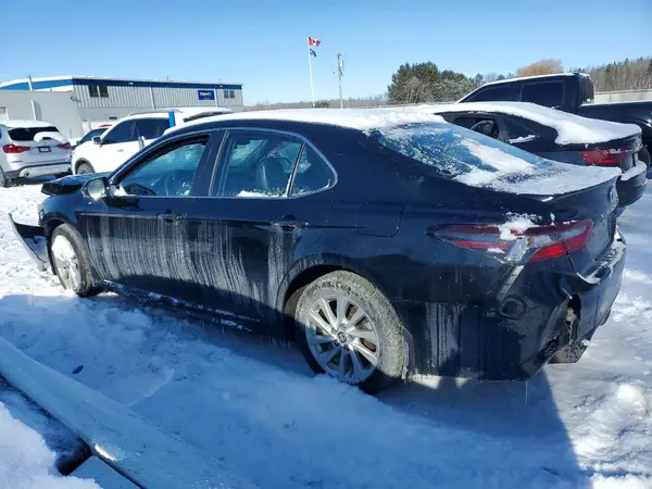 4T1G11AK7MU586143 2021 TOYOTA CAMRY - Image 2