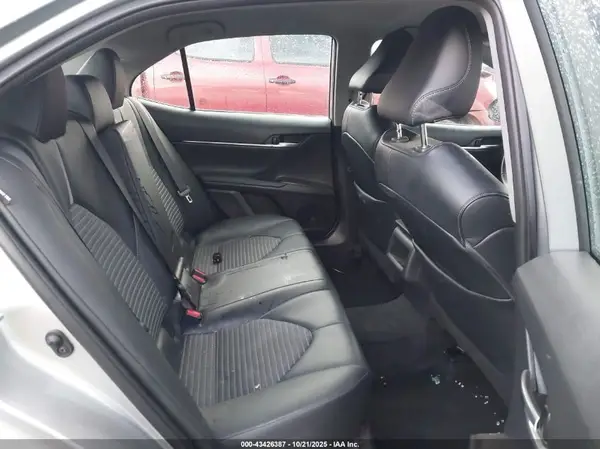 4T1G11AK7MU586580 2021 TOYOTA CAMRY - Image 8