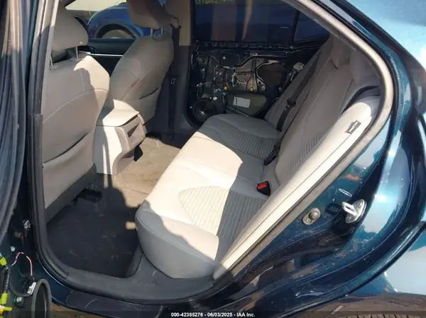 4T1G11AK7MU586854 2021 TOYOTA CAMRY - Image 8
