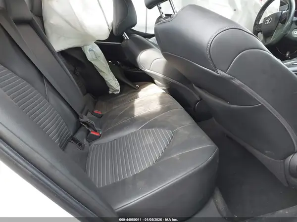 4T1G11AK7MU586904 2021 TOYOTA CAMRY - Image 8