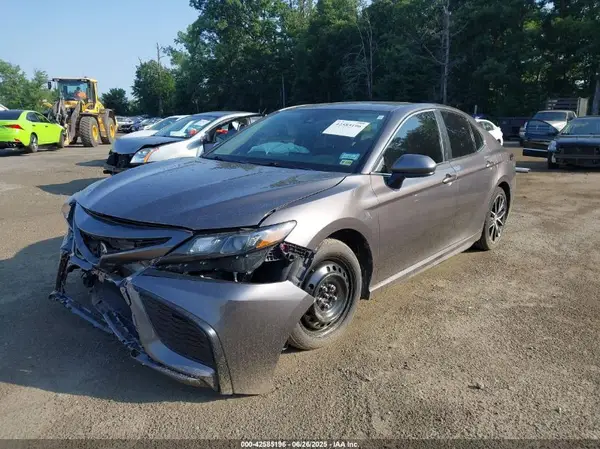 4T1G11AK7MU587499 2021 TOYOTA CAMRY - Image 2