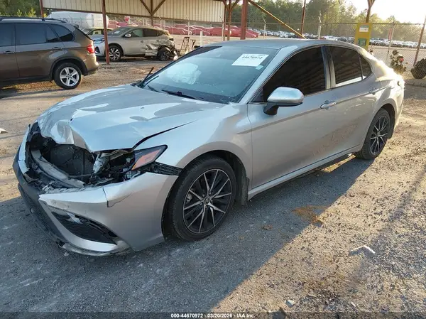 4T1G11AK7MU587809 2021 TOYOTA CAMRY - Image 2