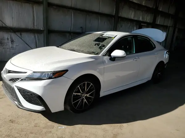 4T1G11AK7MU590970 2021 TOYOTA CAMRY - Image 1
