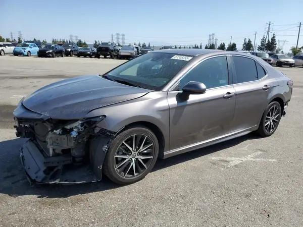 4T1G11AK7MU592167 2021 TOYOTA CAMRY - Image 1