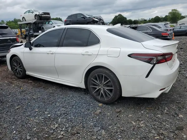 4T1G11AK7MU593951 2021 TOYOTA CAMRY - Image 2