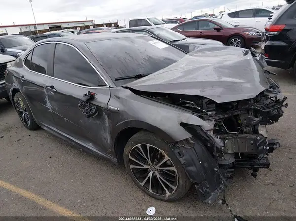 4T1G11AK7MU597014 2021 TOYOTA CAMRY - Image 1