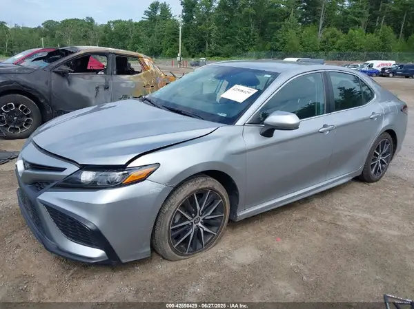 4T1G11AK7MU597790 2021 TOYOTA CAMRY - Image 2