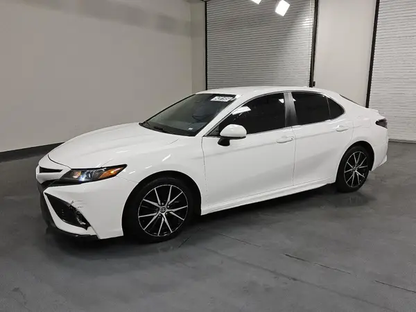 4T1G11AK7MU600509 2021 TOYOTA CAMRY - Image 1