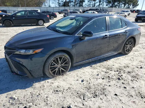 4T1G11AK7MU608335 2021 TOYOTA CAMRY - Image 1