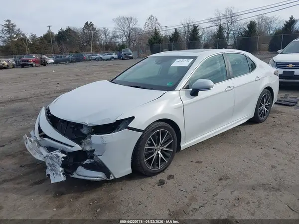 4T1G11AK7NU002745 2022 TOYOTA CAMRY - Image 2